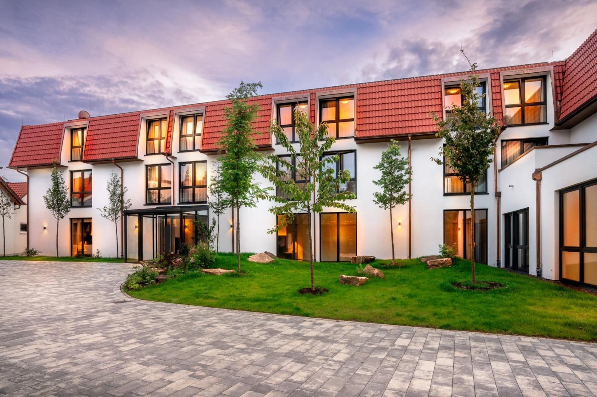 Landhotel Gruener Wald Neuhausen  Bagian luar foto