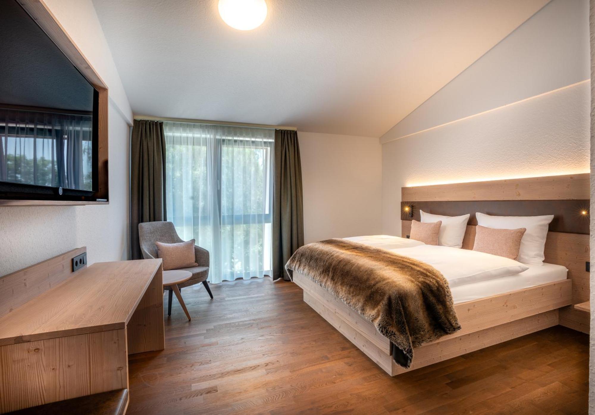 Landhotel Gruener Wald Neuhausen  Bagian luar foto